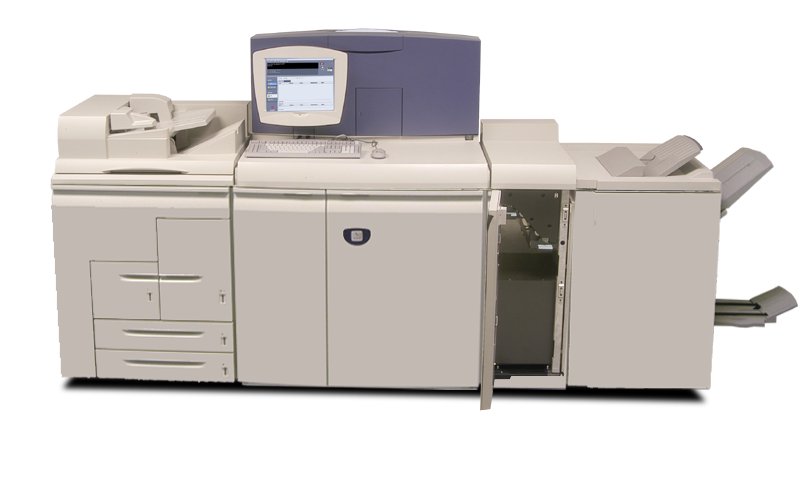 Immagine del sistema di produzione digitale Xerox 120 con lo sportello dell'interfaccia aperto